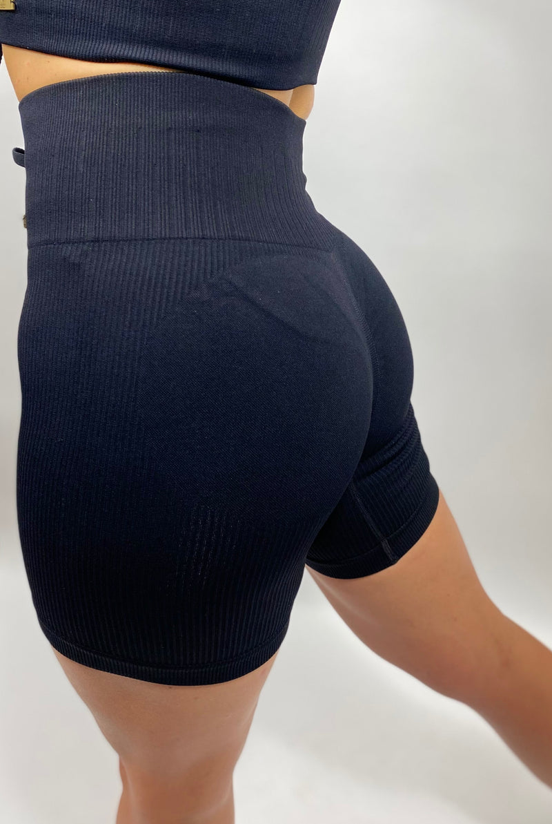 SEAMLESS TIE SHORTS BLACK